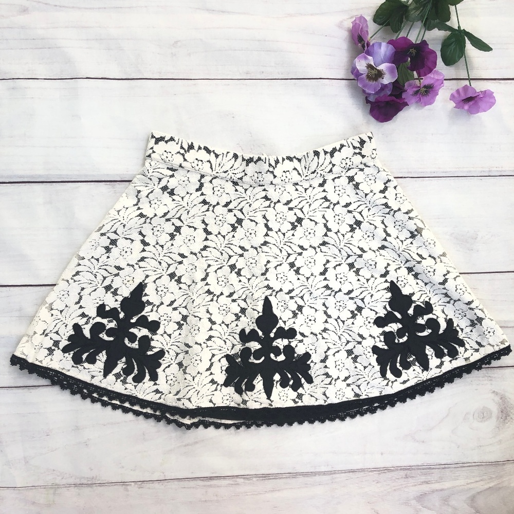 Jessica Simpson Lace Black and White Skirt